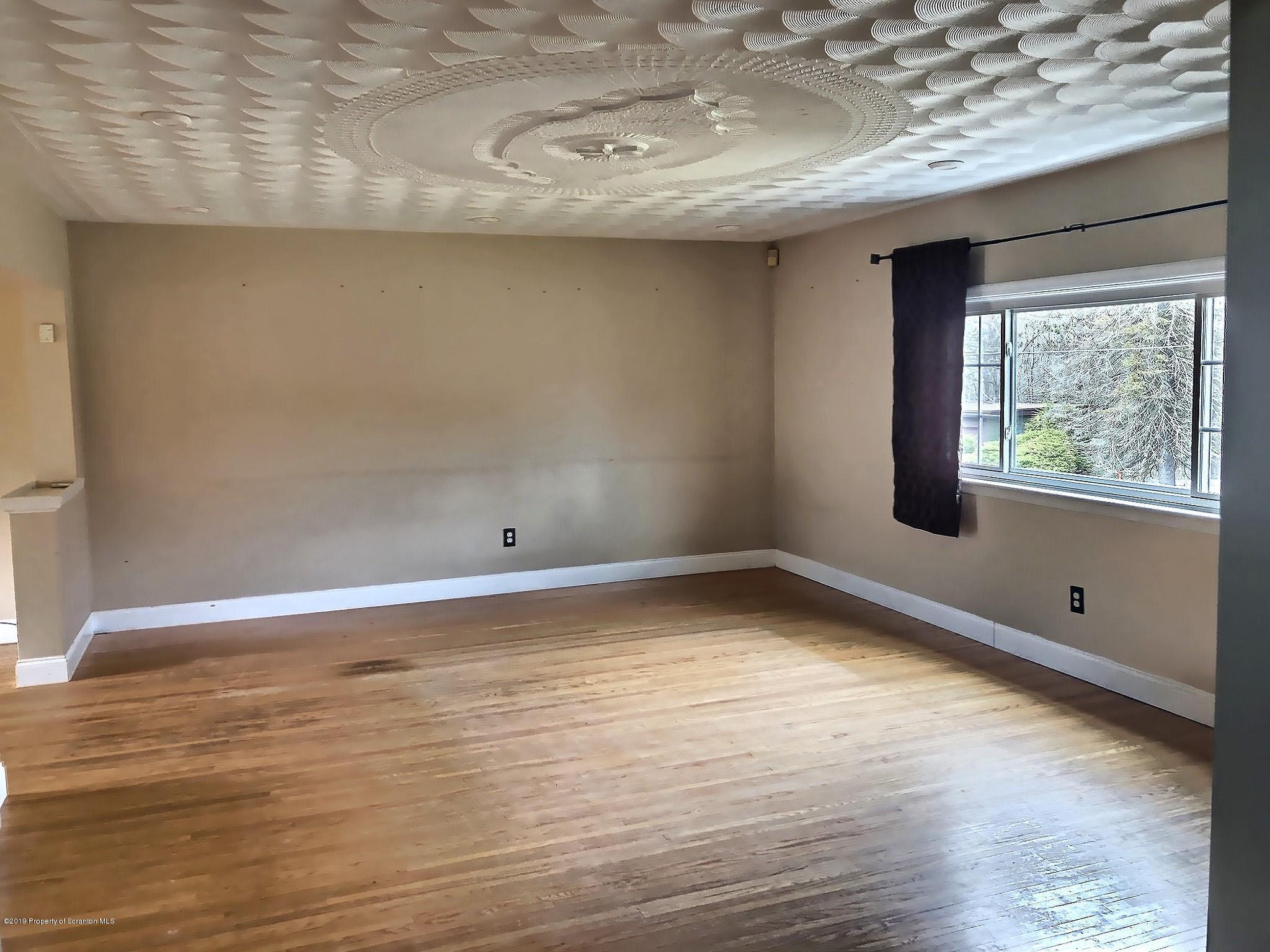 105 Hillcrest Road Moscow, PA 18444 - Photo 7 of 33 Gallery Image 7