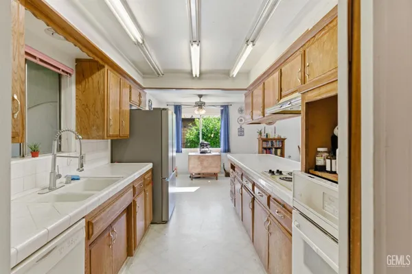 $425,000 | Undisclosed Address, Bakersfield, CA 93308