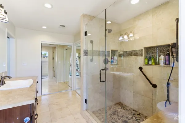 $425,000 | Undisclosed Address, Bakersfield, CA 93308