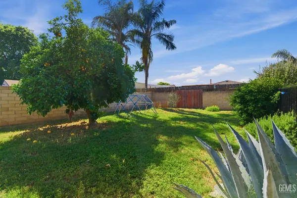 $425,000 | Undisclosed Address, Bakersfield, CA 93308