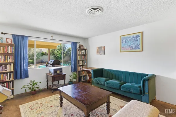 $425,000 | Undisclosed Address, Bakersfield, CA 93308