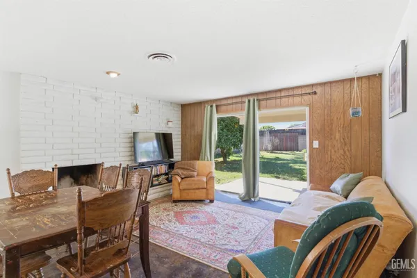 $425,000 | Undisclosed Address, Bakersfield, CA 93308