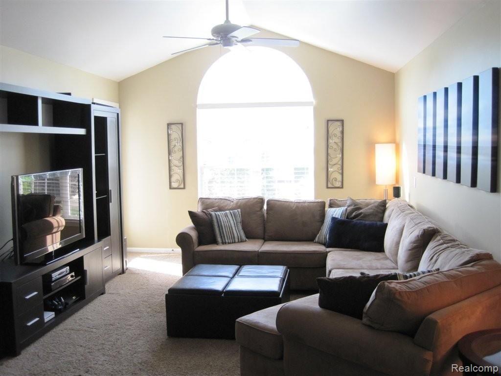3612 Tremonte Circle, Unit 267 Rochester, MI 48306 - Photo 3 of 9 Spacious Family Room