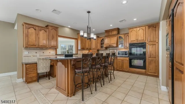 $1,375,000 | 3 Alexandria Overlook, Milford, NJ 08848