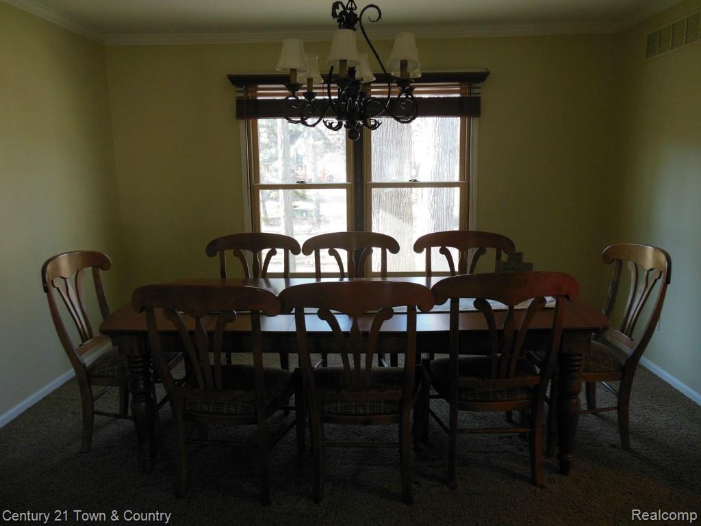 400 Tanglewood Drive Rochester, MI 48309 - Photo 5 of 52 009.jpg