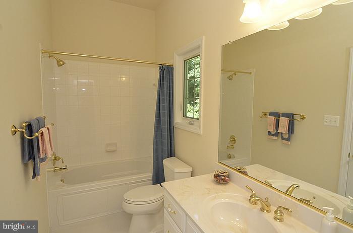 15729 Radwick Lane Silver Spring, MD 20906 - Photo 20 of 28 2ND BEDROOM BATH