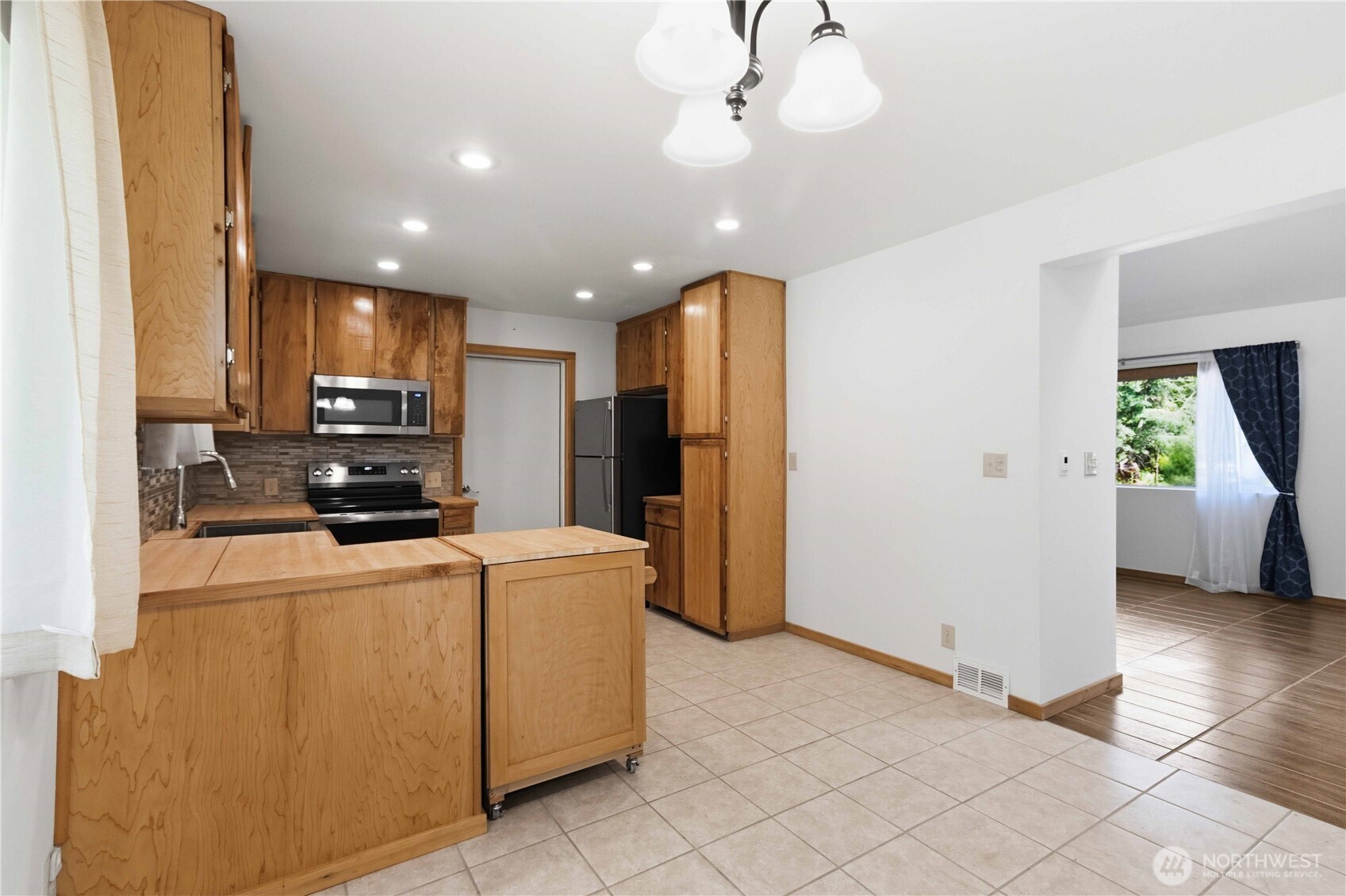 6909 Marvin Road Northeast Olympia, WA 98516 - Photo 14 of 38 Gallery Image 14