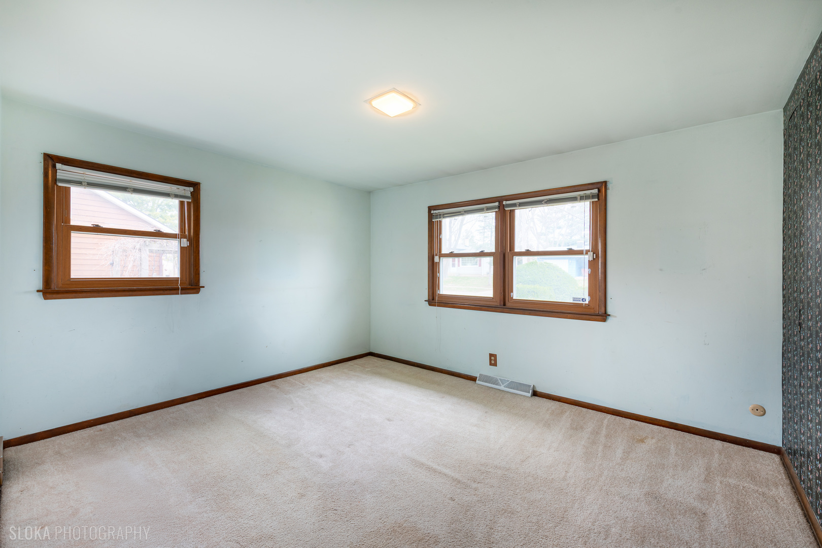508 Crest Drive Cary, IL 60013 - Photo 12 of 35 a view of an empty room with a window