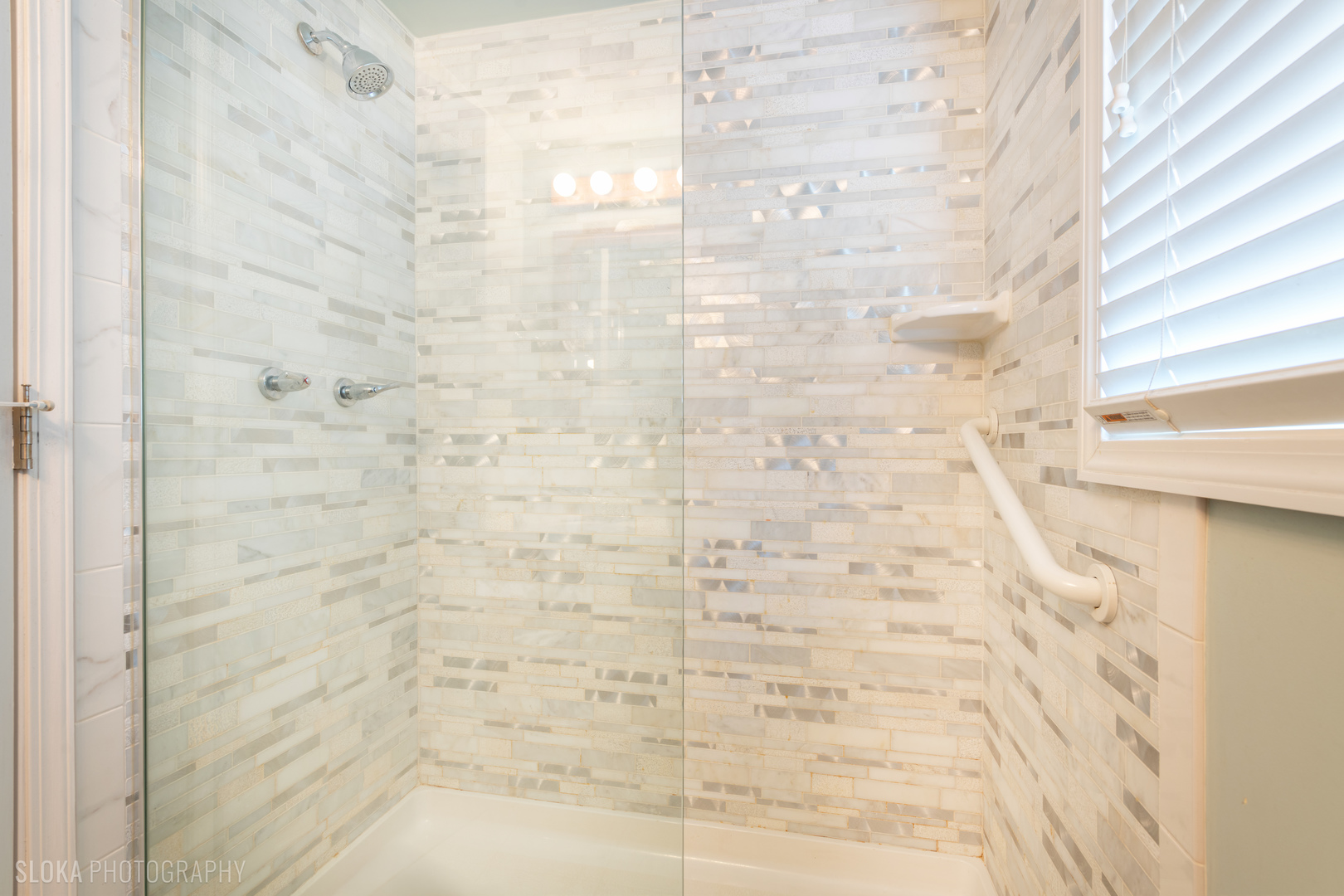 508 Crest Drive Cary, IL 60013 - Photo 23 of 35 a bathroom with a shower