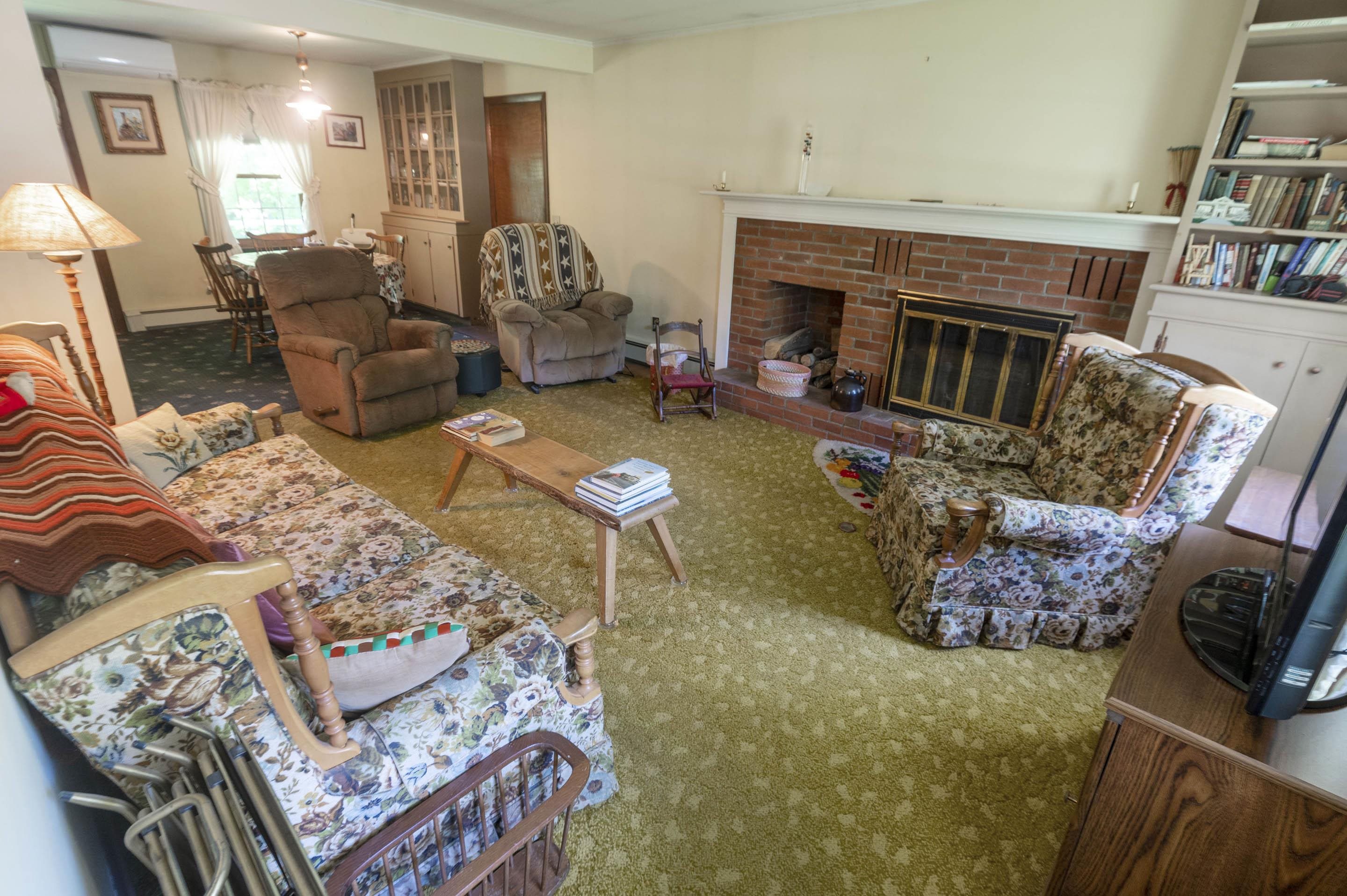 131 Slate Avenue Northfield, VT 05663 - Photo 3 of 38