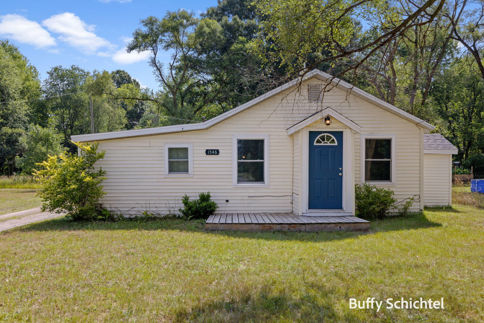 1546 South Walker Road Muskegon, MI 49442 - Photo 1 of 27 22-web-or-mls-2R9A3554