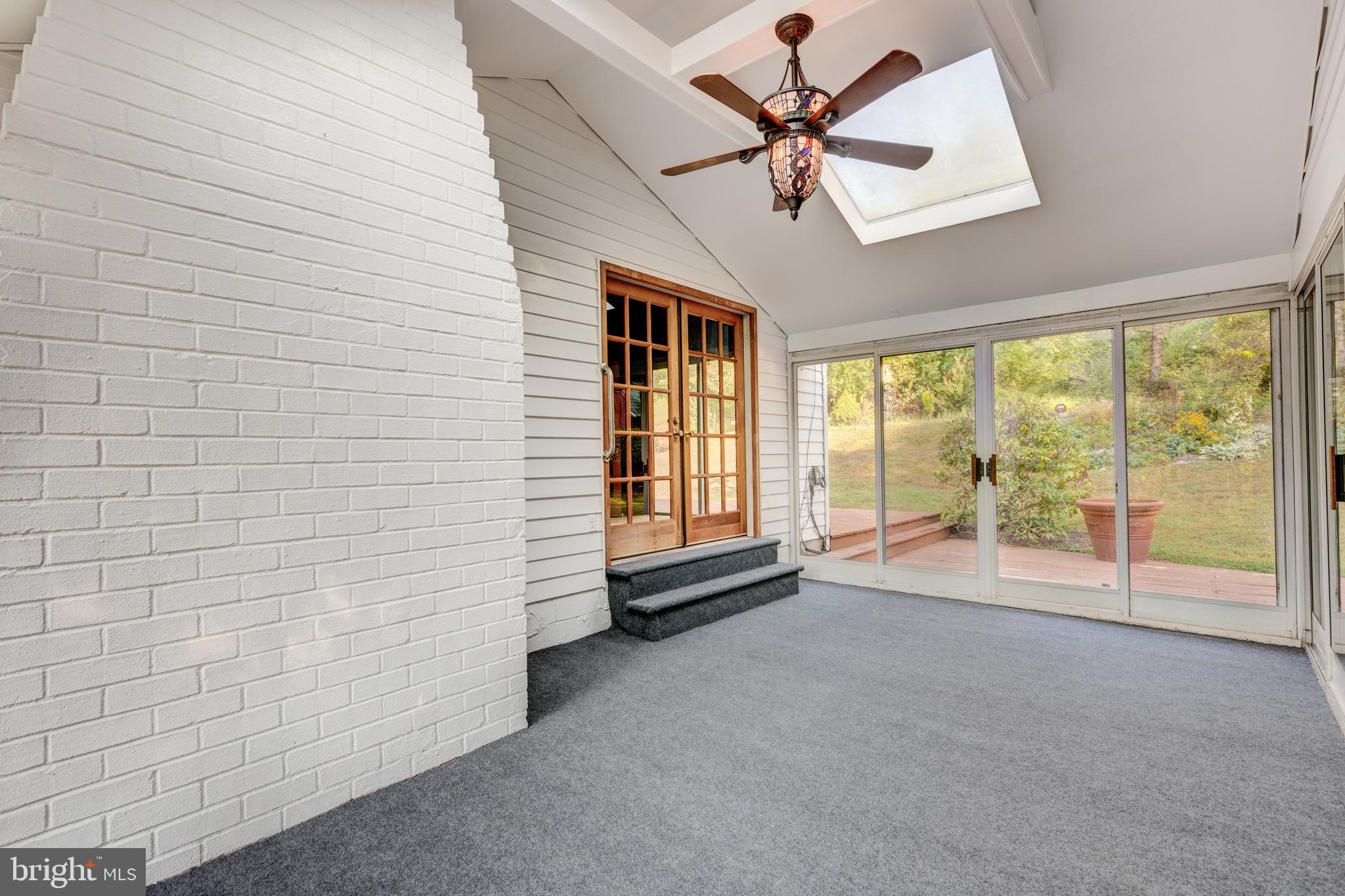 1363 Poole Road Westminster, MD 21157 - Photo 23 of 48 Breezeway