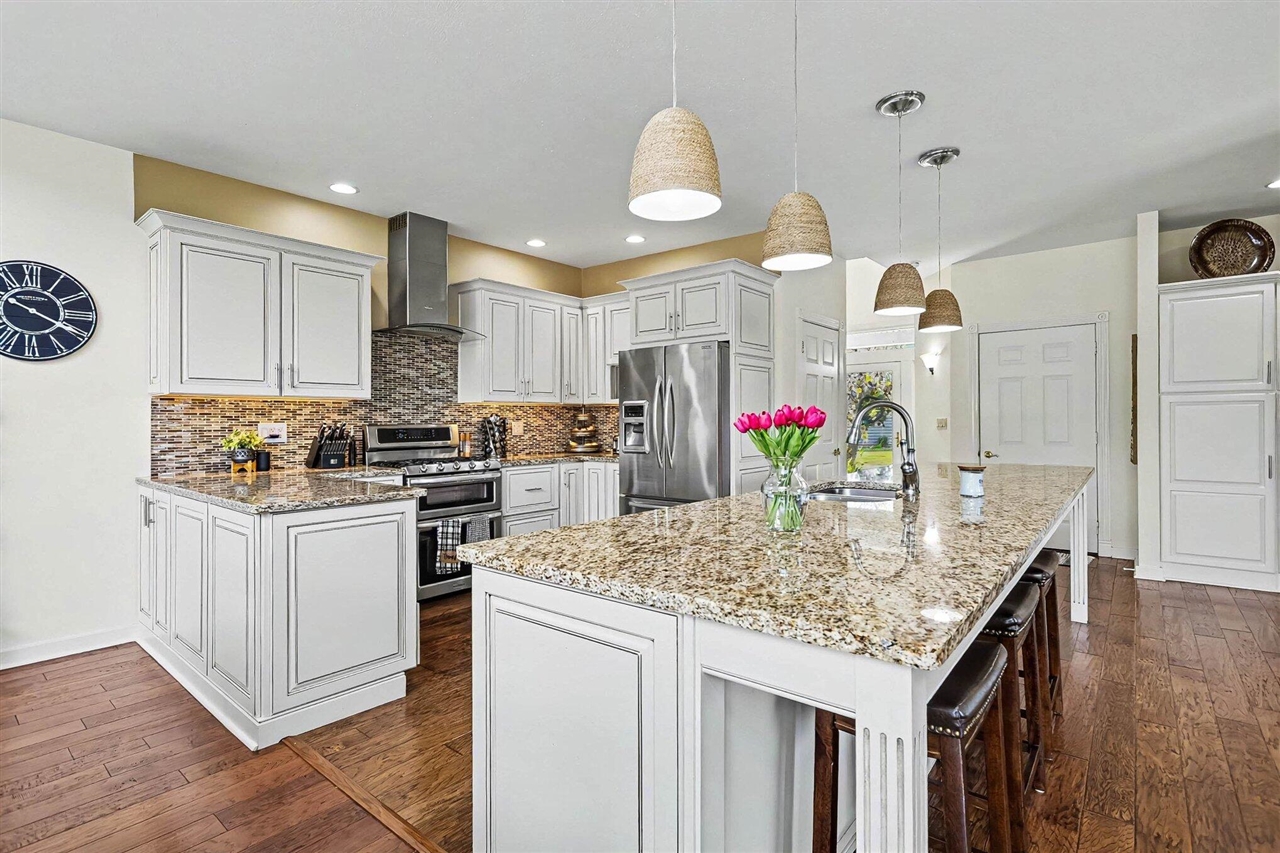2309 Riverside Pointe Drive St. Joseph, MI 49085 - Photo 7 of 31