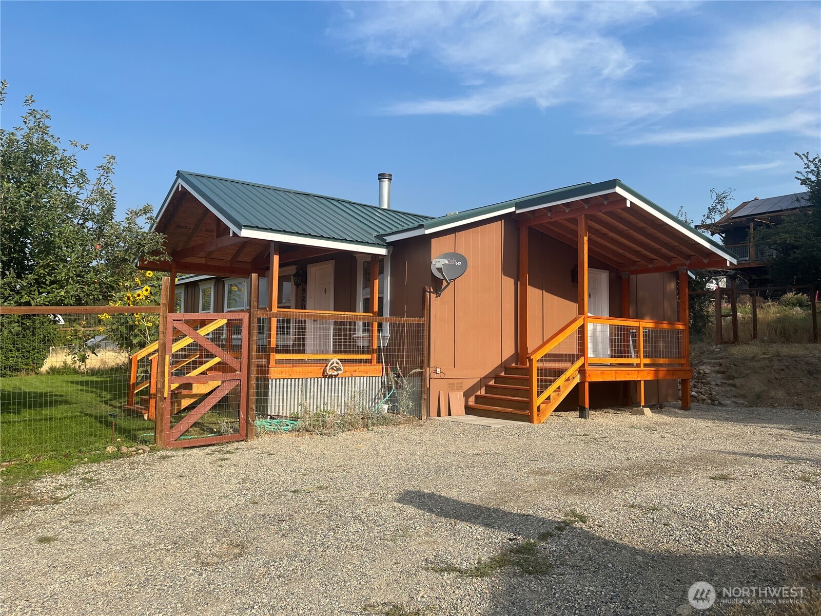 920 Castle Avenue Winthrop, WA 98862 - Photo 6 of 40 a view of a house with backyard