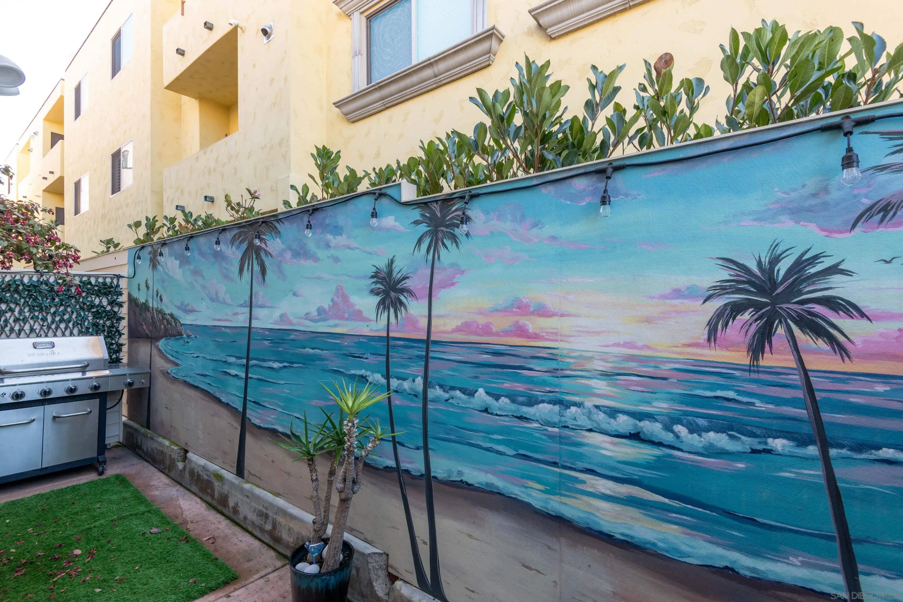 7585 Eads Avenue, Unit A La Jolla, CA 92037 - Photo 10 of 33 a view of a backyard with sitting area