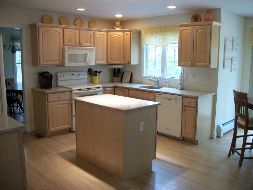 82B Reservoir Road Lunenburg, MA 01462 - Photo 7 of 27
