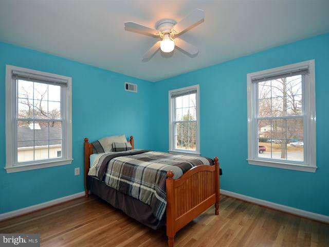 11801 Prestwick Road Potomac, MD 20854 - Photo 16 of 29 Bedroom