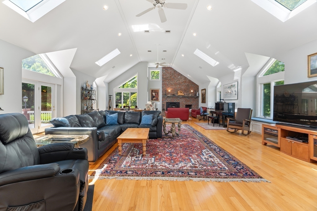 123 Farm Street Dover, MA 02030 - Photo 12 of 31