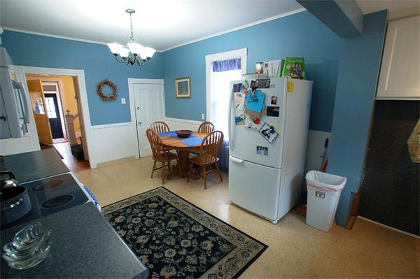 43 Spring Street Medford, MA 02155 - Photo 3 of 30 Gallery Image 3