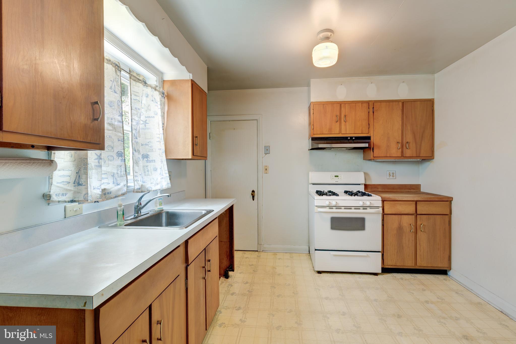8407 Liberty Road Baltimore, MD 21244 - Photo 17 of 42