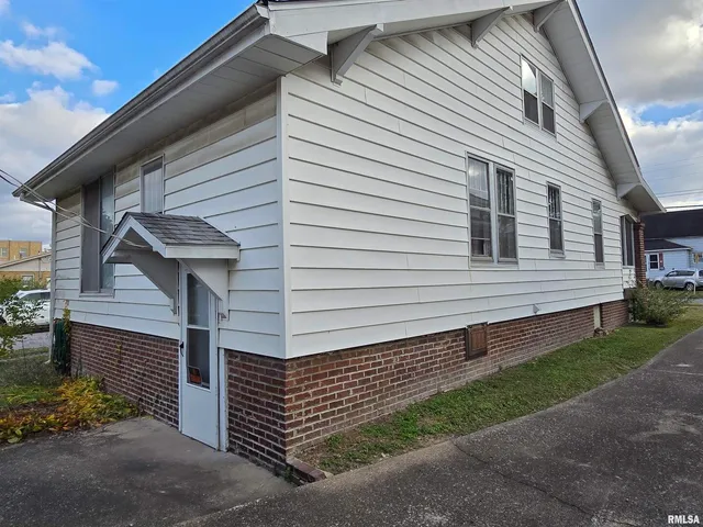 $45,000 | 500 West Sloan Street, Harrisburg, IL 62946