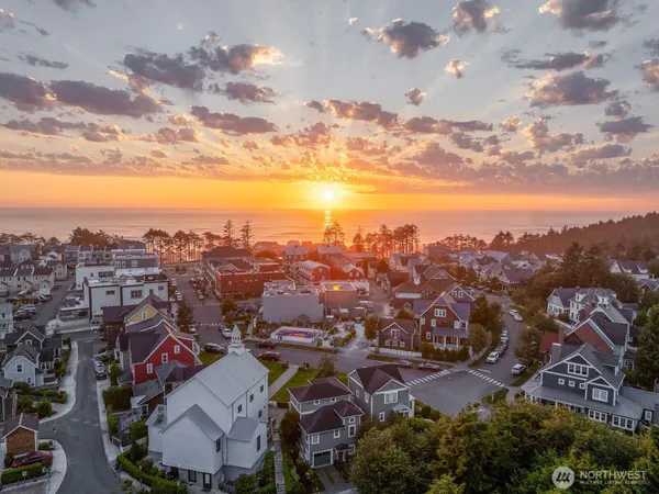 $2,325,000 | 210 Front Street, Pacific Beach, WA 98571