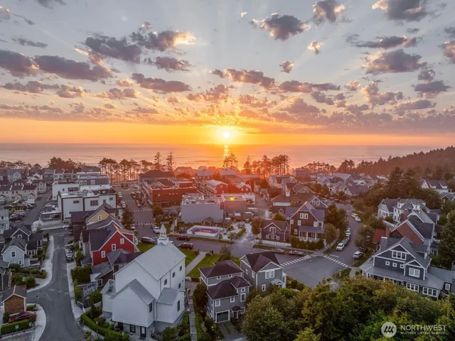 $2,325,000 | 210 Front Street, Pacific Beach, WA 98571