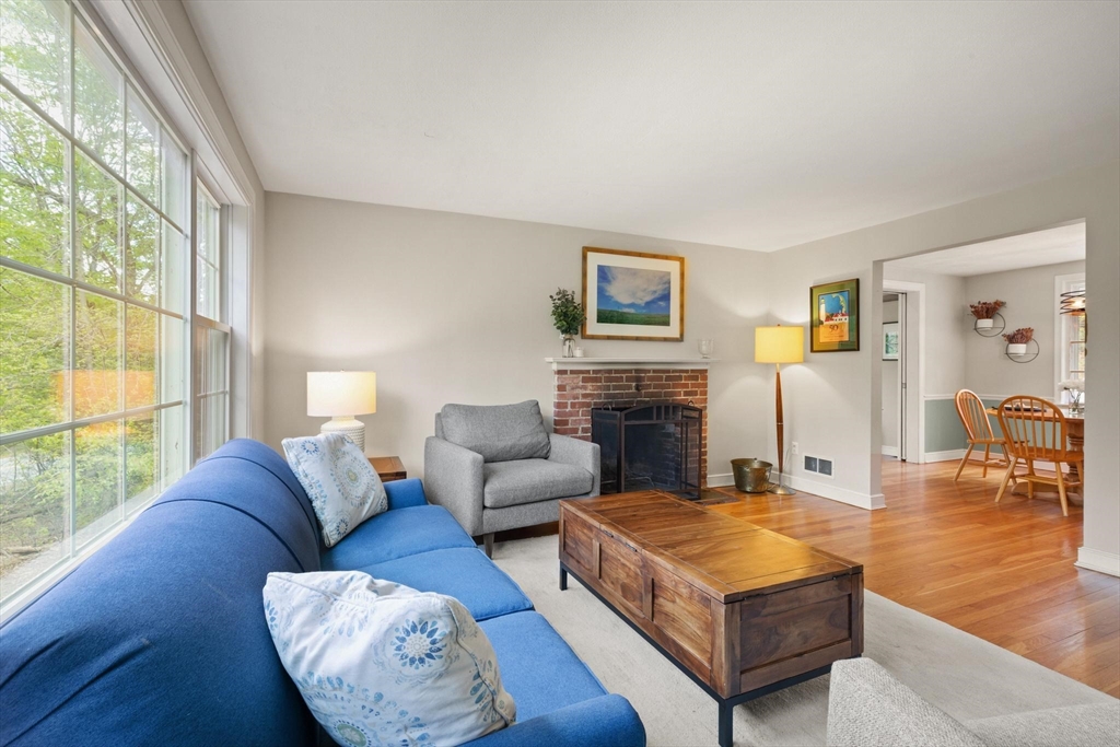 395 North Road Sudbury, MA 01776 - Photo 5 of 28