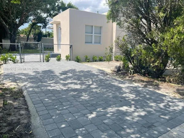 $1,600 | 5800 Taylor Street, Unit 1, Hollywood, FL 33021