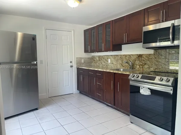 $1,600 | 5800 Taylor Street, Unit 1, Hollywood, FL 33021