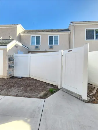 $3,600 | 5 Dover, Irvine, CA 92604