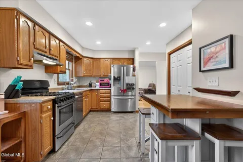 $534,900 | 4 Joseph Terrace, Guilderland, NY 12203