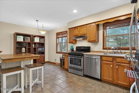 $534,900 | 4 Joseph Terrace, Guilderland, NY 12203