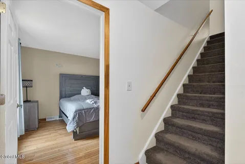 $534,900 | 4 Joseph Terrace, Guilderland, NY 12203