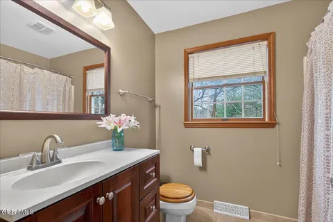 $534,900 | 4 Joseph Terrace, Guilderland, NY 12203
