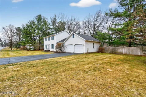 $534,900 | 4 Joseph Terrace, Guilderland, NY 12203