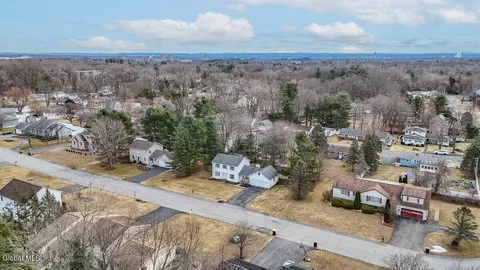 $534,900 | 4 Joseph Terrace, Guilderland, NY 12203