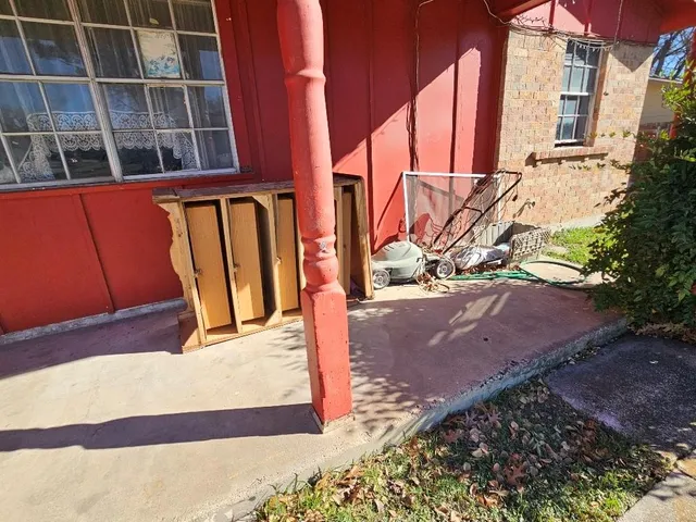 a view of an outdoor space