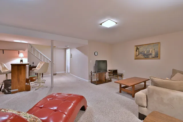 $449,000 | 1105 Fern Drive, Mount Prospect, IL 60056