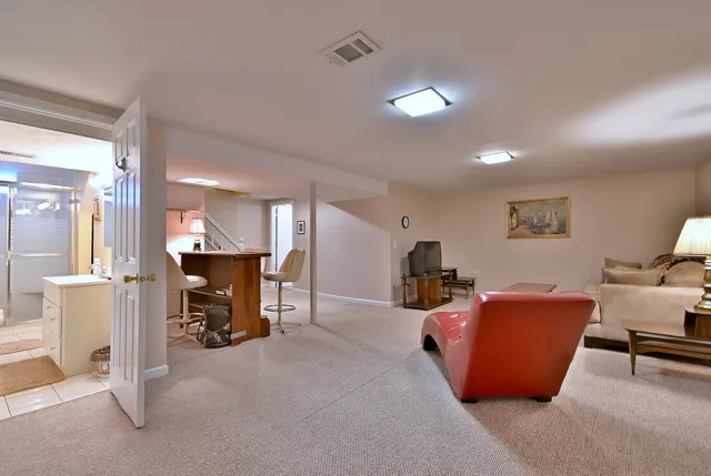 $449,000 | 1105 Fern Drive, Mount Prospect, IL 60056