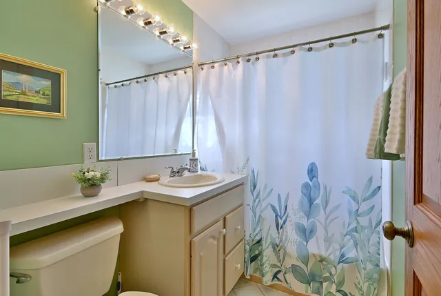 $449,000 | 1105 Fern Drive, Mount Prospect, IL 60056