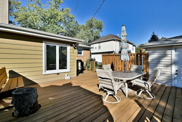 $449,000 | 1105 Fern Drive, Mount Prospect, IL 60056