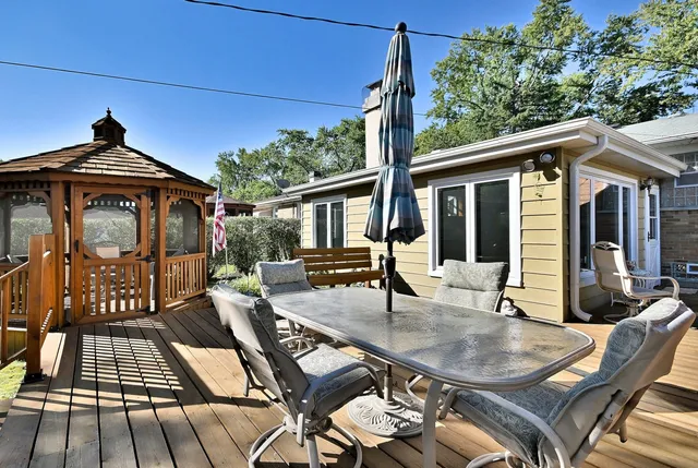 $449,000 | 1105 Fern Drive, Mount Prospect, IL 60056