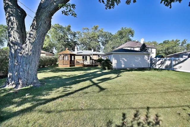 $449,000 | 1105 Fern Drive, Mount Prospect, IL 60056
