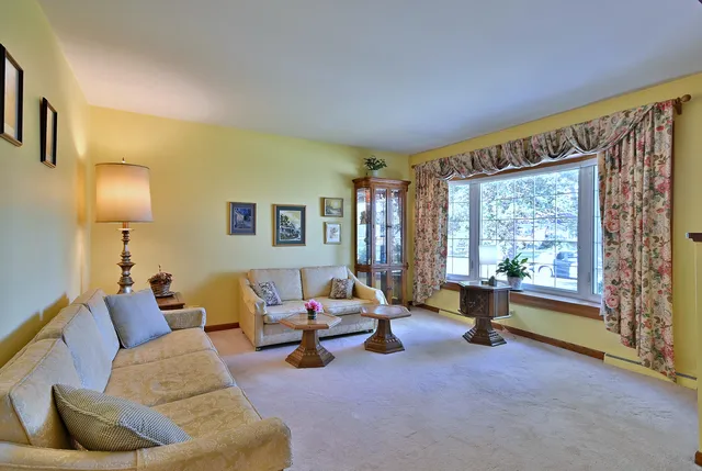 $449,000 | 1105 Fern Drive, Mount Prospect, IL 60056