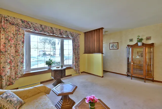 $449,000 | 1105 Fern Drive, Mount Prospect, IL 60056