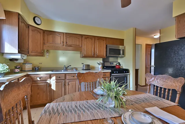 $449,000 | 1105 Fern Drive, Mount Prospect, IL 60056