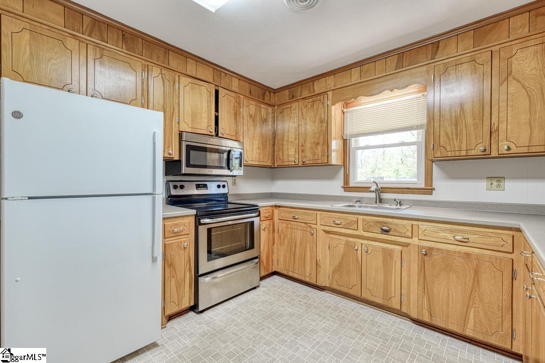 416 Woodley Road Spartanburg, SC 29306 - Photo 7 of 45 Gallery Image 7
