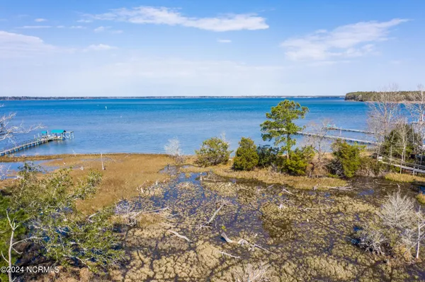 $275,000 | 200 Bayside Drive, Sneads Ferry, NC 28460
