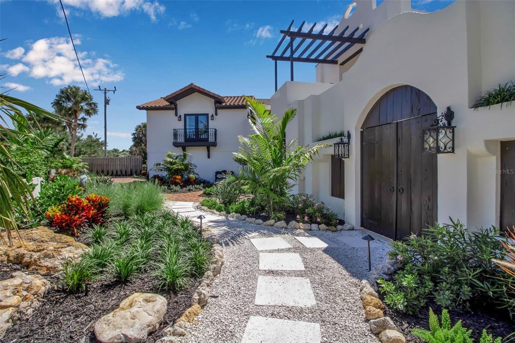 121 North Casey Key Road Osprey, FL 34229 - Photo 28 of 63